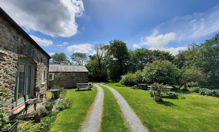 Banceithin yard in front of Hen Ffermdy cottage